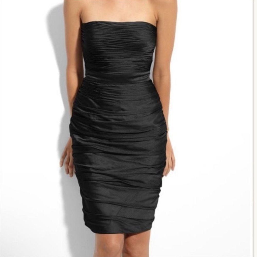 Monique Lhuillier Black Strapless Ruched Chiffon Bridesmaid Cocktail Dress Sz 4